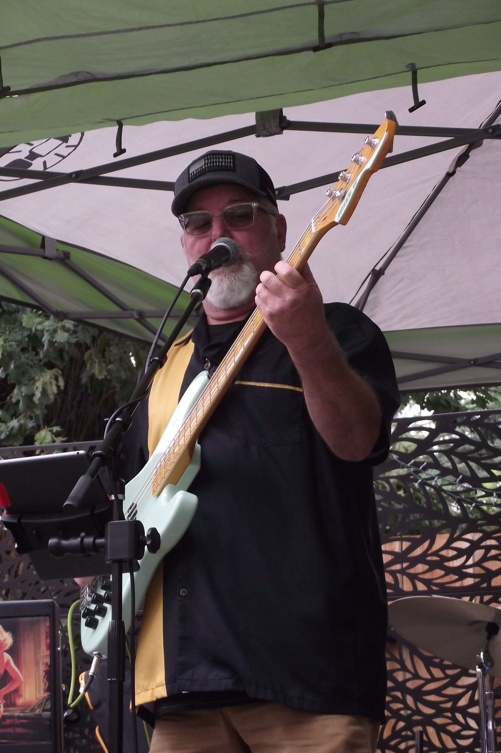 Randy Ray at The Queen Bean